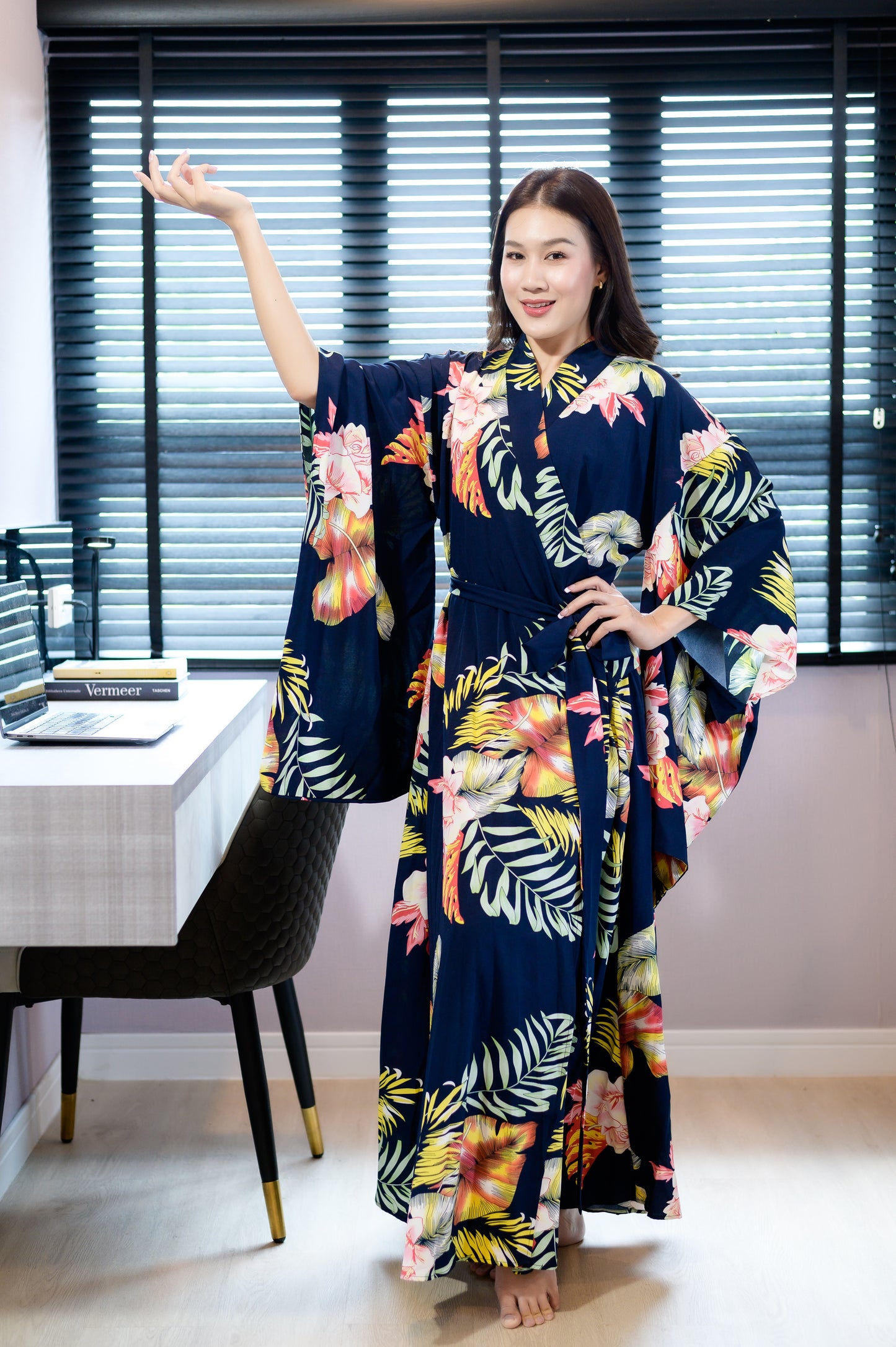 NA'RAK Women's Yukata Kimono Robe : Midnight Blue Floral