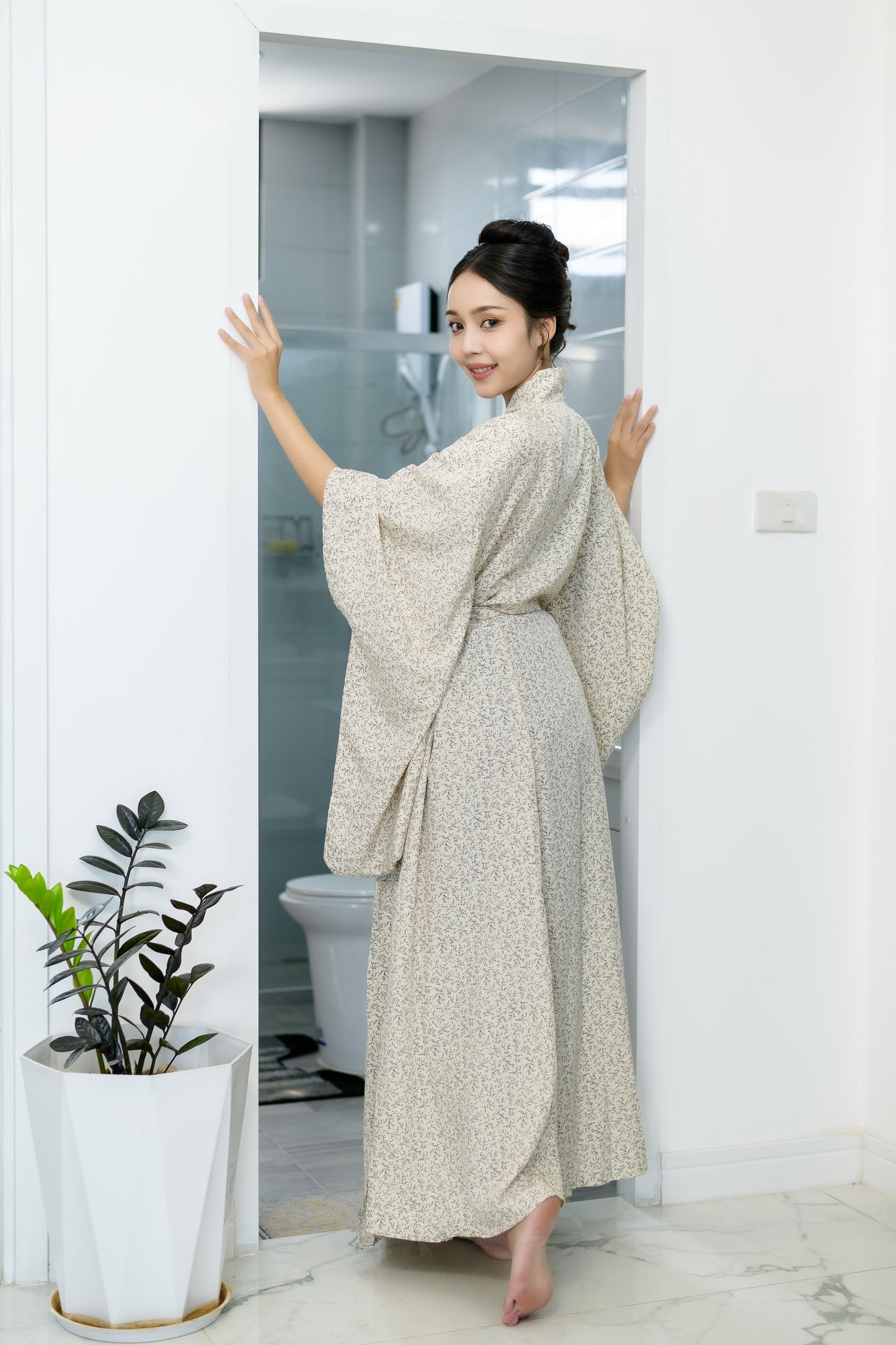 NA'RAK Women's Yukata Kimono Robe : Cream/Brown Floral Branch